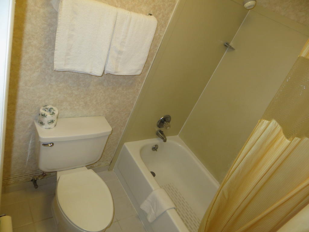 Days Inn By Wyndham Andalusia Room photo