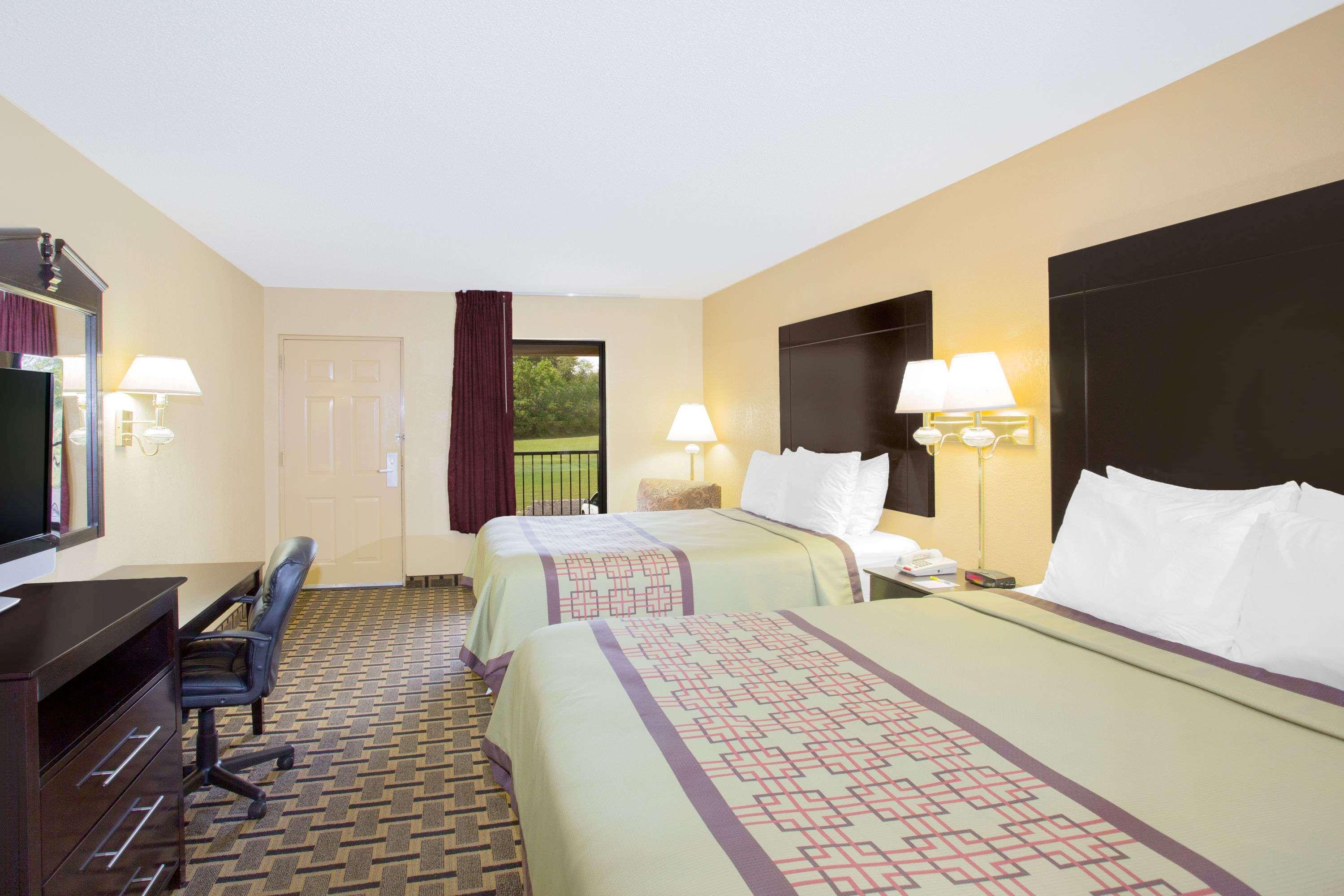 Days Inn By Wyndham Andalusia Exterior photo